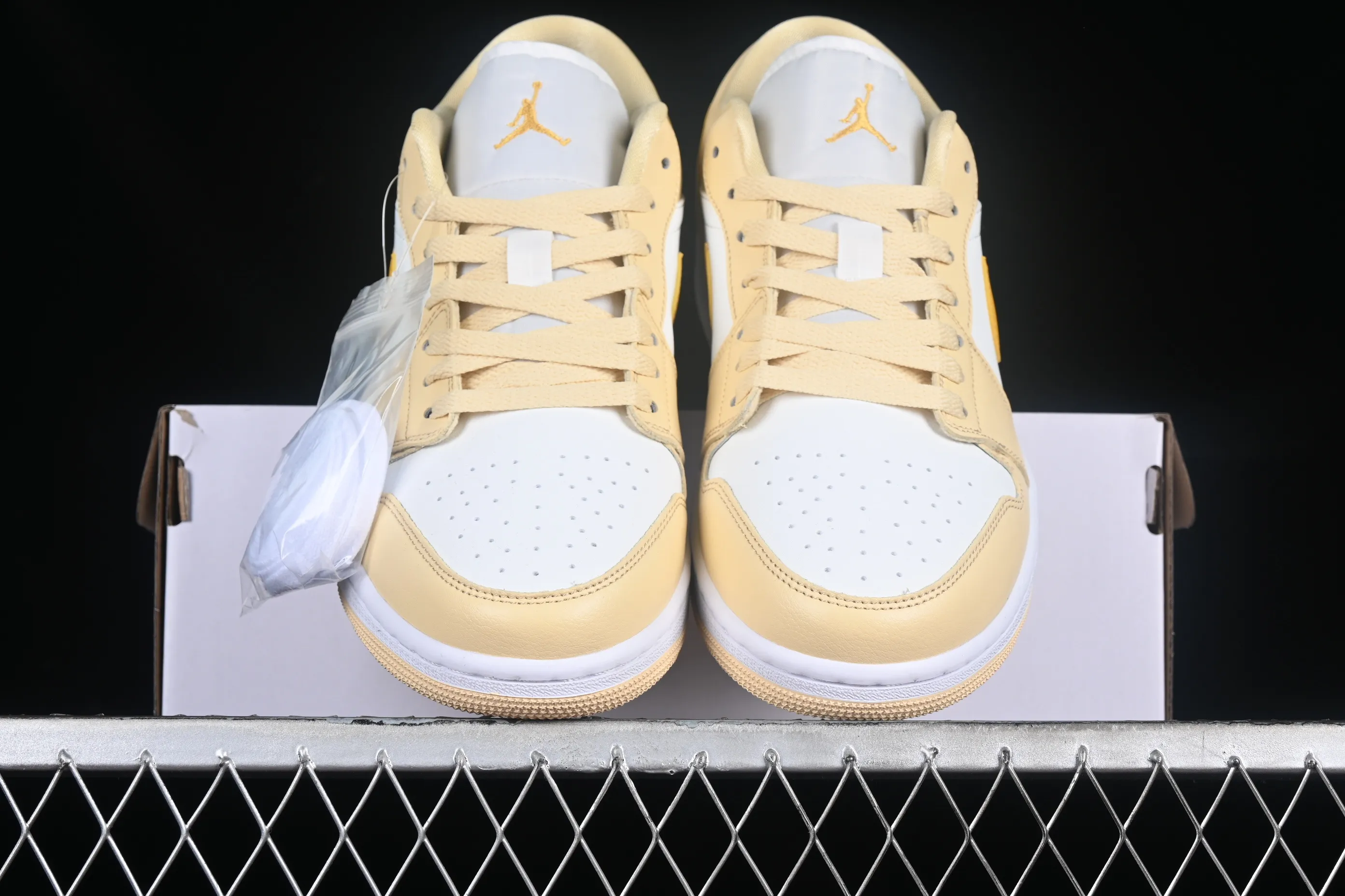 All categories Air Jordan Jordan series basketball shoes Air Jordan 1 Low Air Jordan 1 Low "Yellow" AJ1 Joe 1 Banana Yellow Low-top cultural casual sneakers DC0774-170